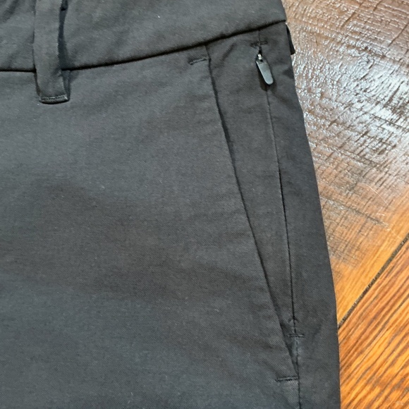 Lululemon ABC Classic-Fit Short 9" in Black Men’s Size 30 Warpstreme Fabric - Picture 5 of 9